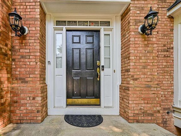 2nd image of 345 Eastcote Dr