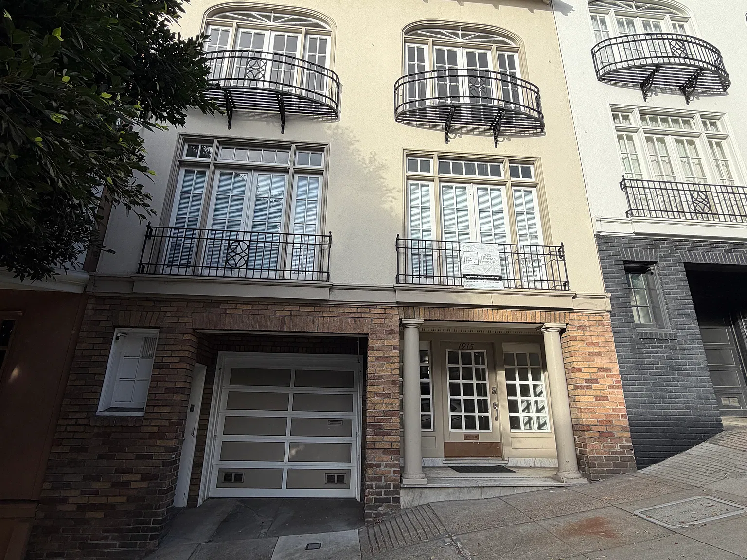 2 bed, 887 sqft, $5,500 — Photo 2