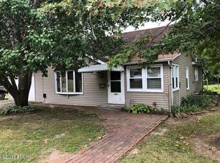 404 Taft St, Benton, IL 62812