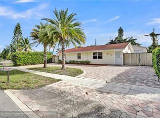 1410 W Perry St, Lantana, FL 33462