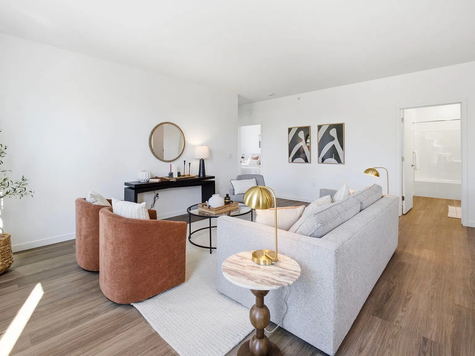 Axis Apartments — Photo 4