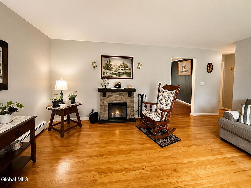 3rd image of 9 Clearview Boulevard