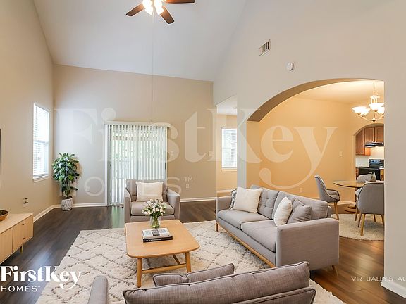 4th image of 1013 Arbor Way
