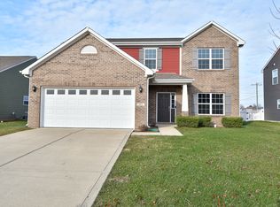902 Briarstone Dr, Greenwood, IN 46143