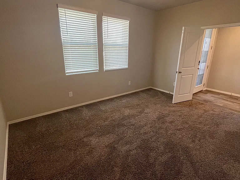 4489 Skyline Loop NE — Photo 23