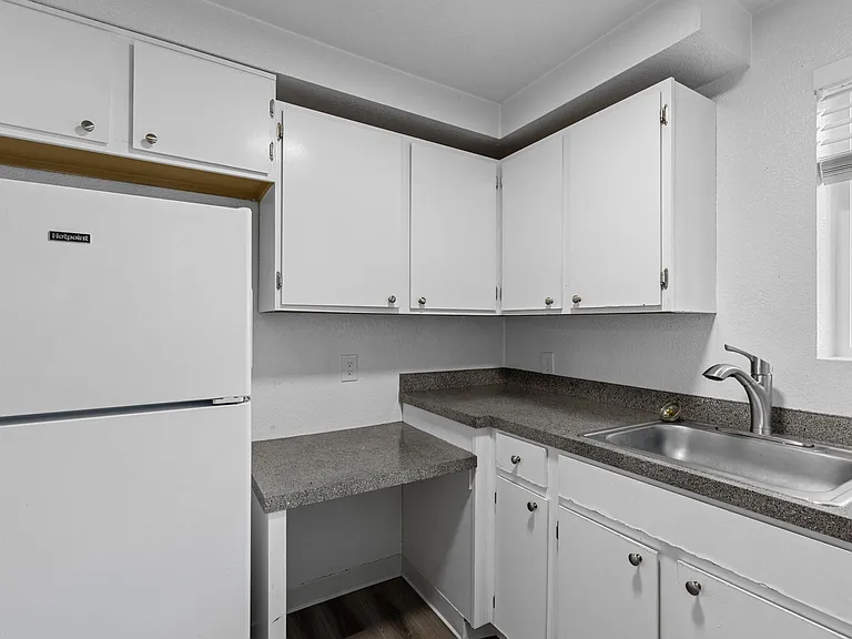 Bayview (105) — Photo 22