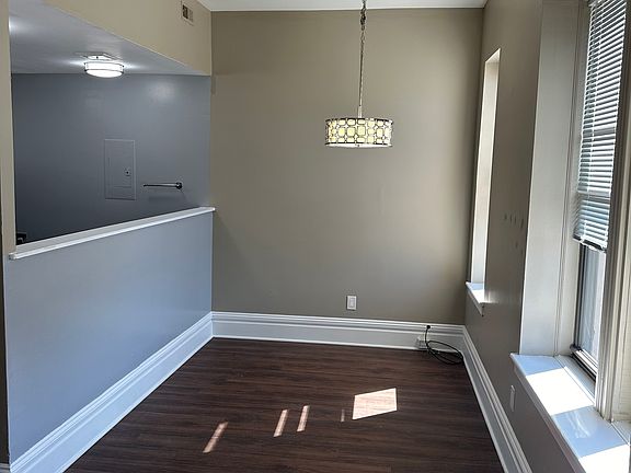 3rd image of 2827 Russell Blvd APT C