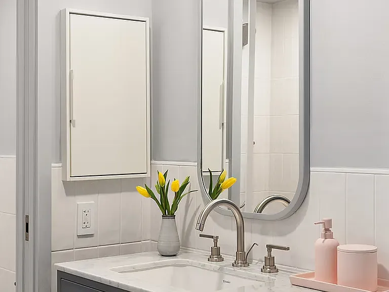 547 W 47th St #805 — Photo 2
