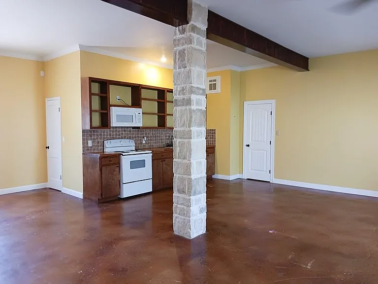 9500 Mayfield Ave #E — Photo 12