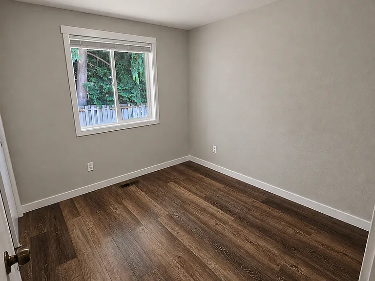 524 Eklund Ct SE — Photo 6
