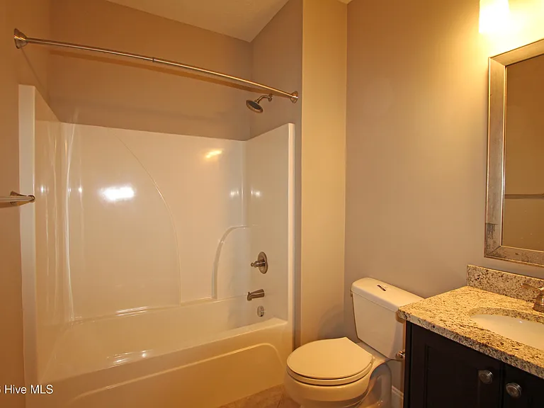 7218 Hoffman Dr — Photo 12