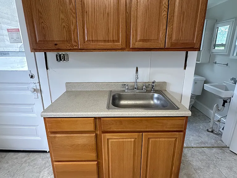 1264-66 Reynolds Ave #4 — Photo 3