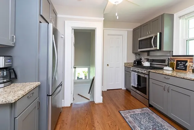 131 Courtland Ave — Photo 17