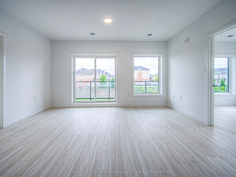 408 Dundas St S #302 — Photo 8