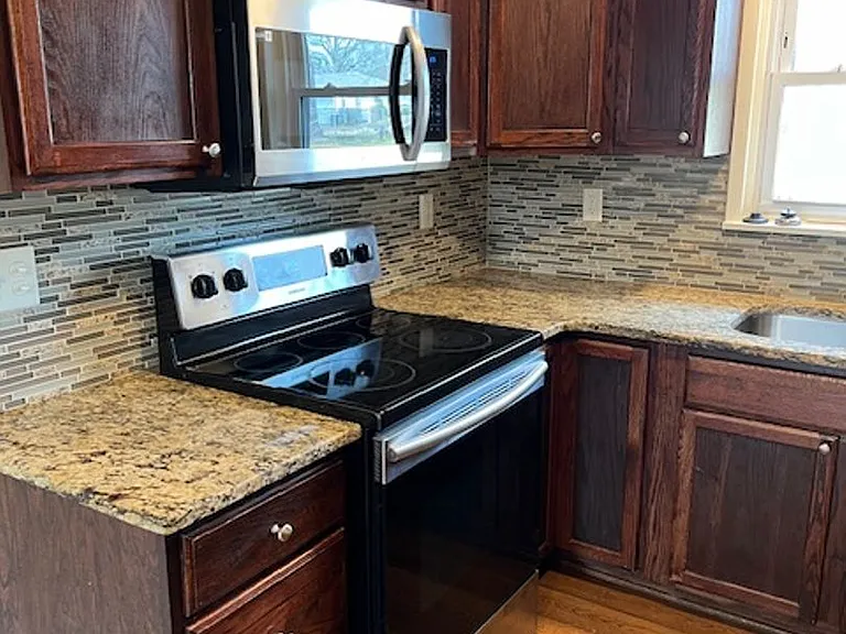 810 Woodlawn Ave — Photo 19