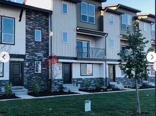 563 W Lewski Ln, Bluffdale, UT 84065