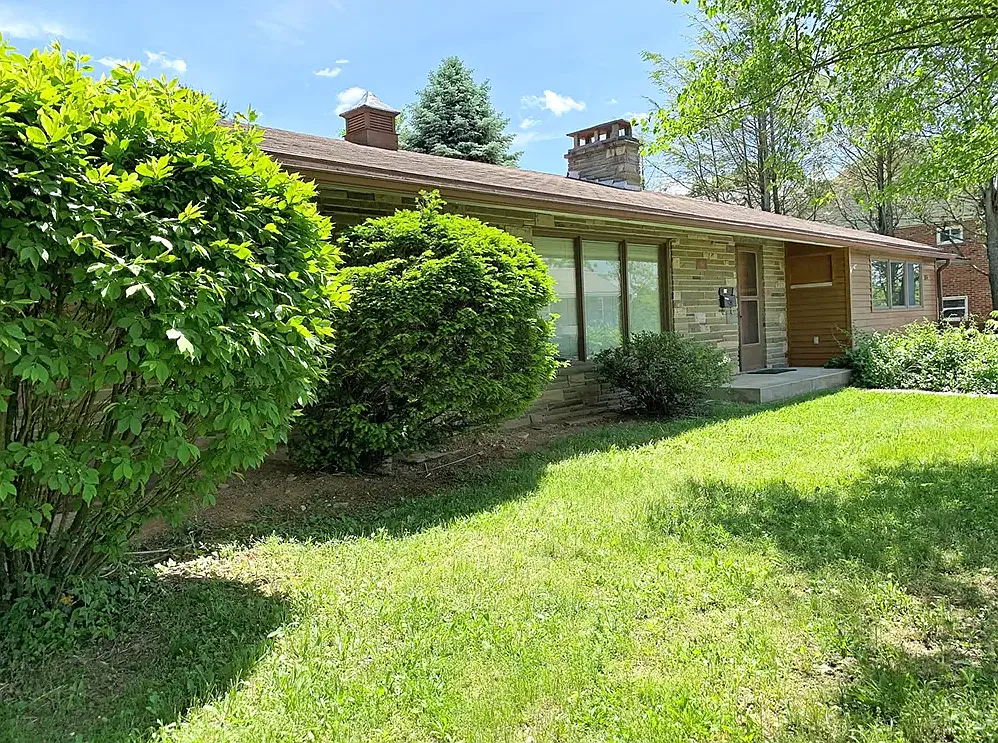 3 bed, $2,550 — Photo 1