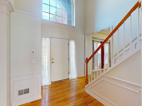 4th image of 49554 Dunhill Dr