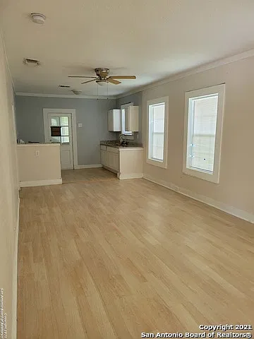2 bed, 1.0 bath, 888 sqft, $1,250 — Photo 4