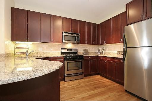 3rd image of 1935 S Archer Ave 625 #625