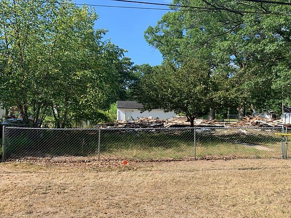 2nd image of 1536 Norwich Ave