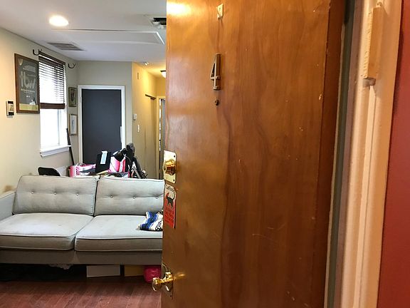 4th image of 327 Catherine St