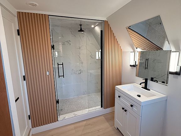 4th image of 8 Burwell St #C