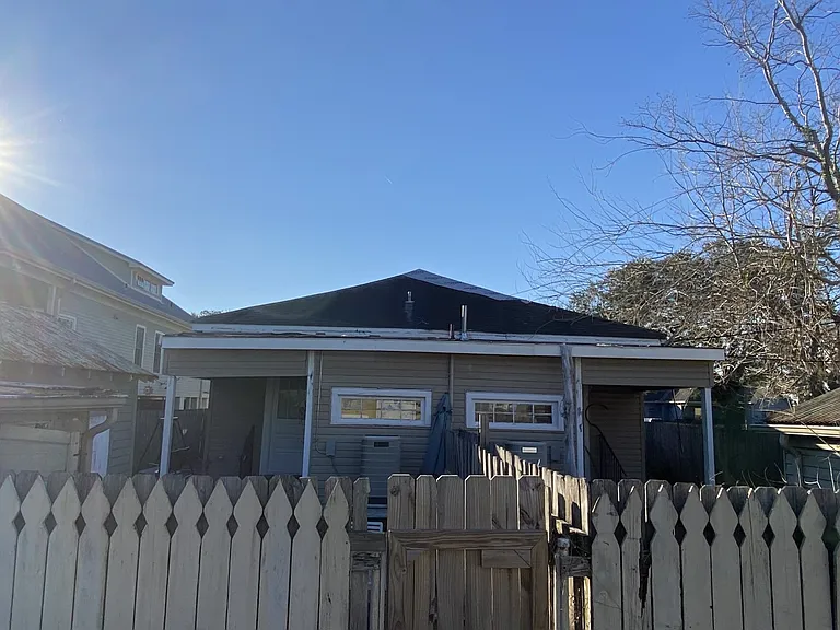 5545 Woodlawn Pl — Photo 1