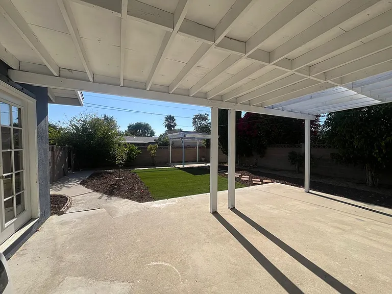 8409 Topanga Canyon Blvd — Photo 44