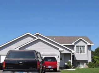 800 3rd Ave SW, Isanti, MN 55040