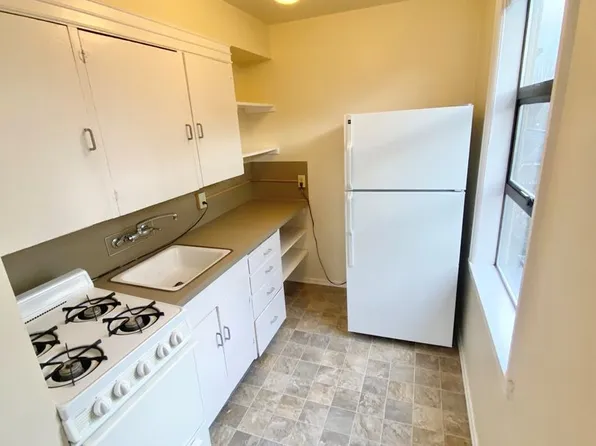Montlake Apartments