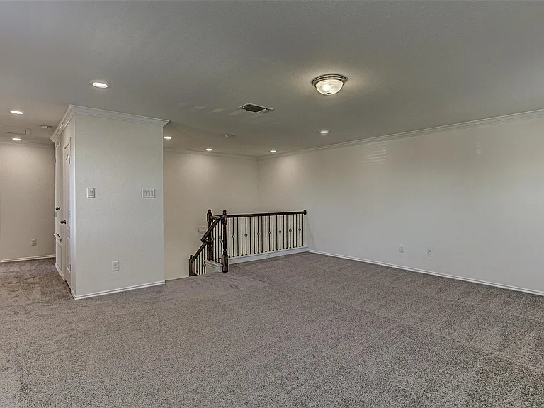 339 Alamosa Dr — Photo 32