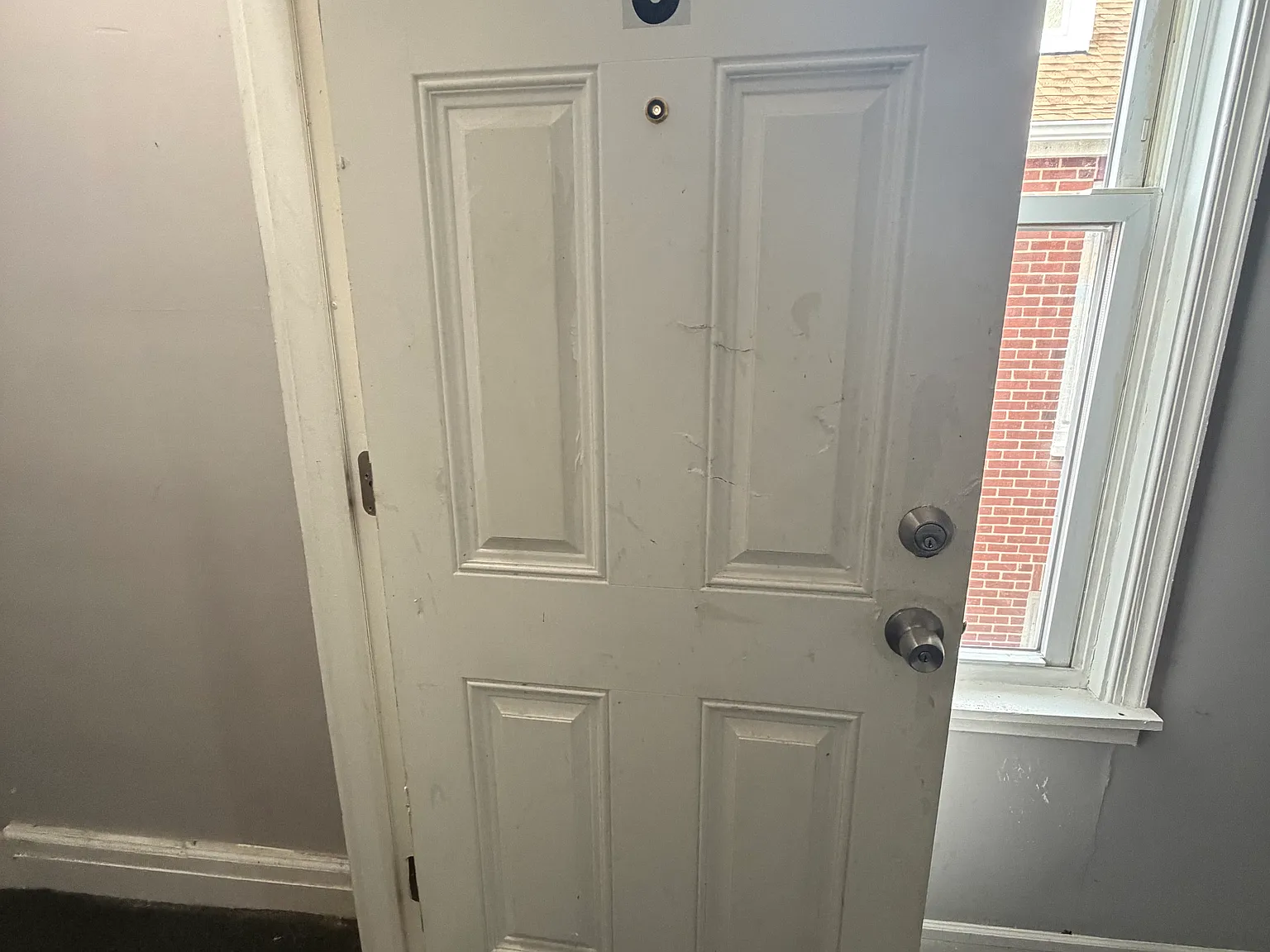 3 bed, 1200 sqft, $1,800 — Photo 1