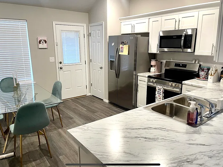 2825 W Obsidian St — Photo 8