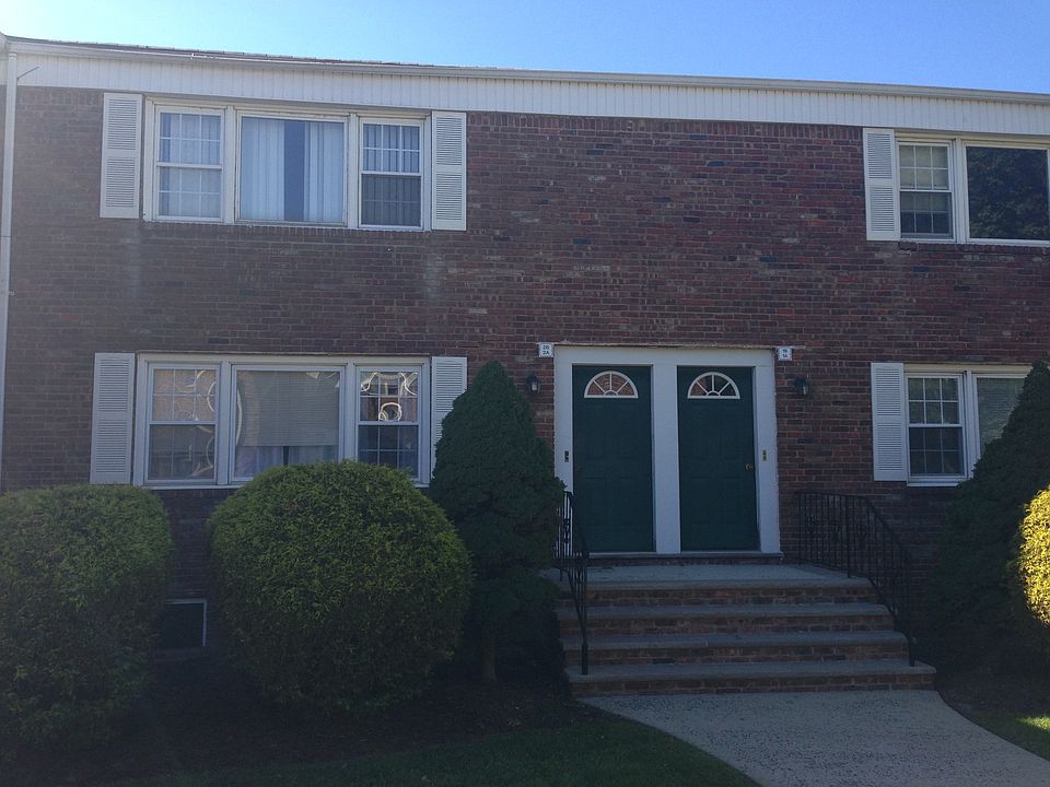 1st image of 6 Stanford Dr APT 2B