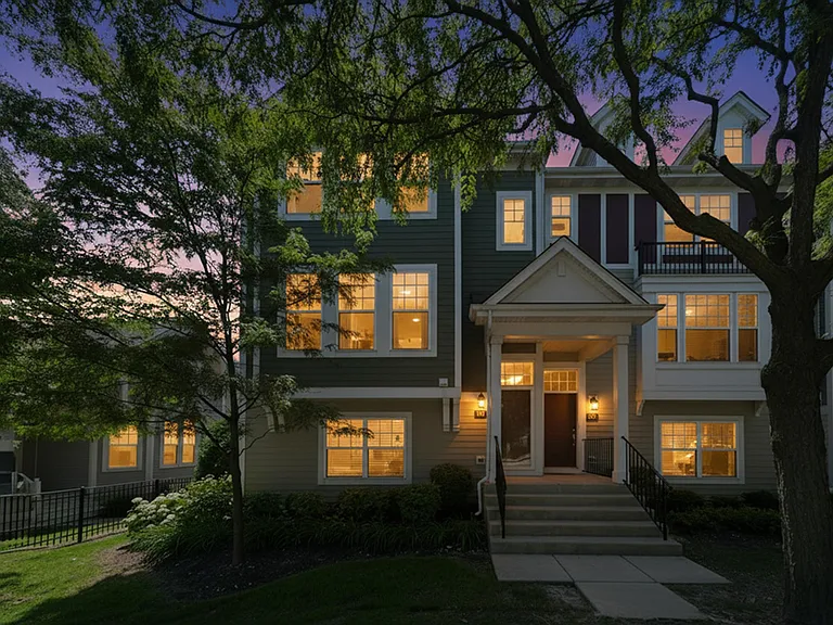 130 Waterbury Cir — Photo 49