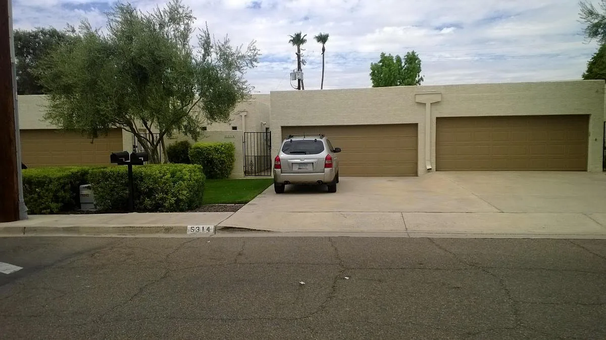 2 bed, 1007 sqft, $1,395 — Photo 1