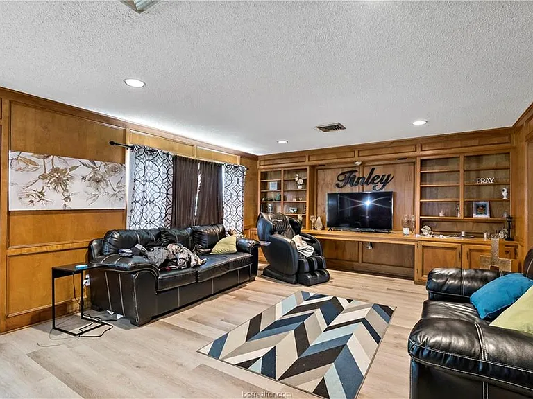 2508 Memorial Dr — Photo 7