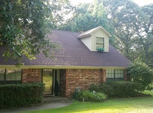100 Angelina Dr, Chandler, TX 75758
