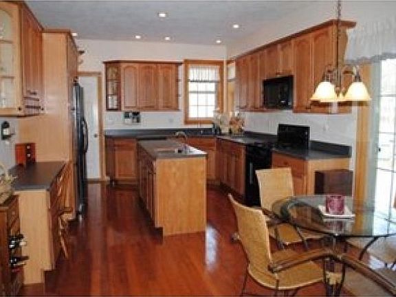 2nd image of 8379 Sun Lake Dr