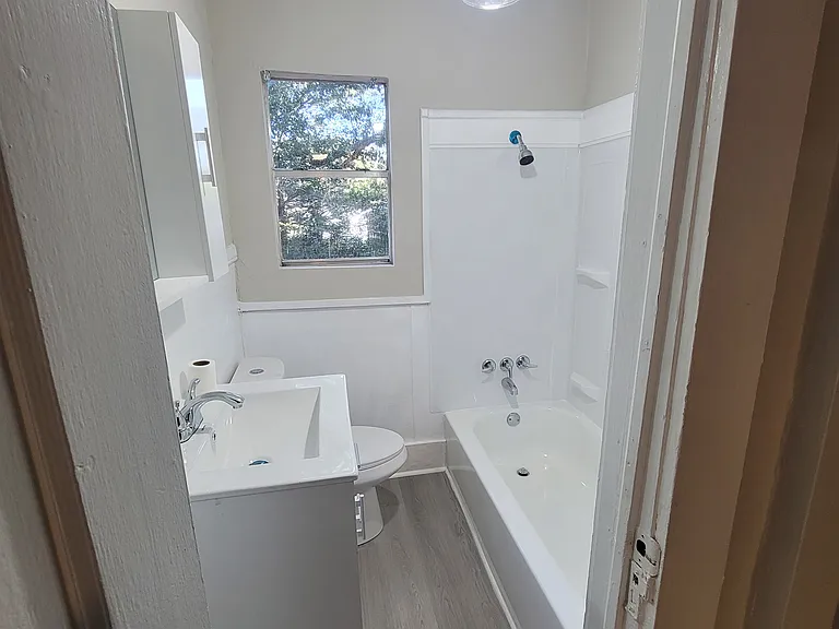 1647 S Saint Andrews St #2 — Photo 9