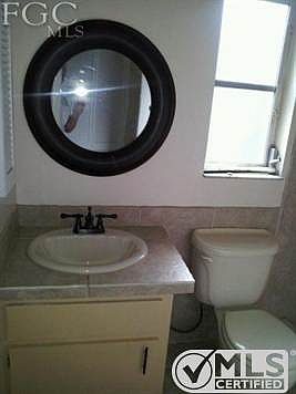 4th image of 242 SW 43rd St