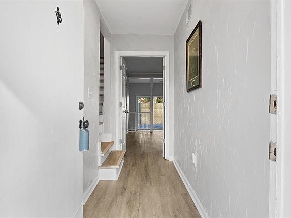 3rd image of 4701 N Kings Hwy. #18