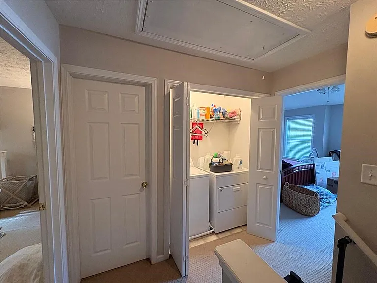 3082 Kentmere Dr — Photo 16