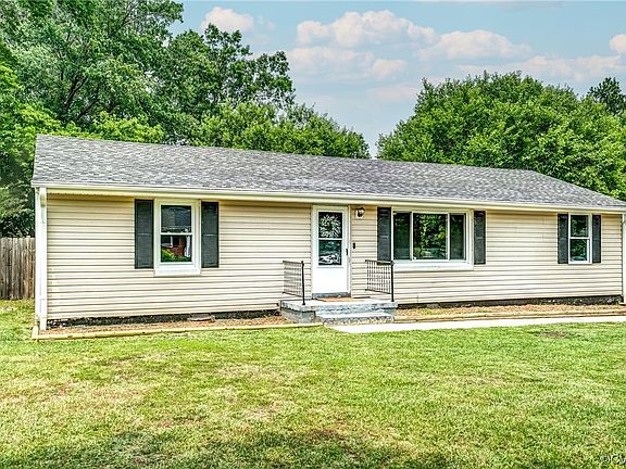 3rd image of 3312 Hawkins Rd