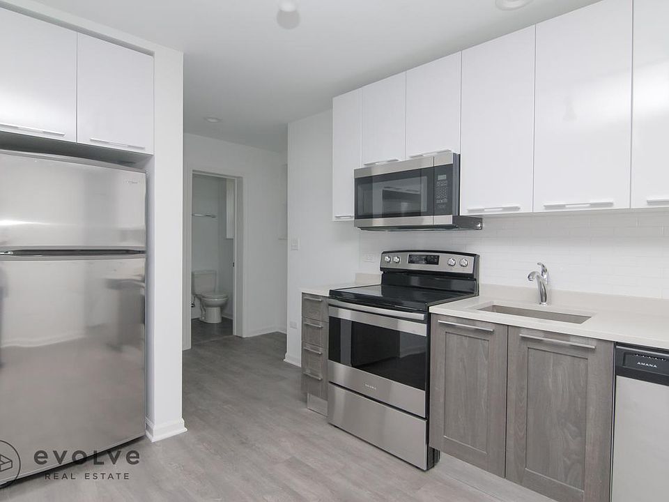 1st image of 940 W Winona St #8MT