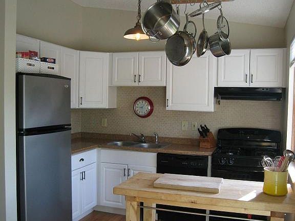 4th image of 5201 Gillette Ave