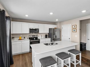 2012 N 7th St, Indianola, IA 50125