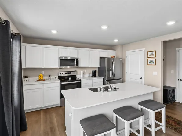 2012 N 7th St, Indianola, IA 50125