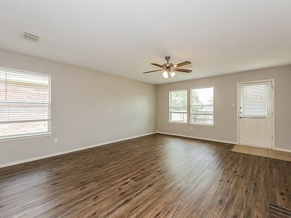 3rd image of 2029 Wildwood Dr